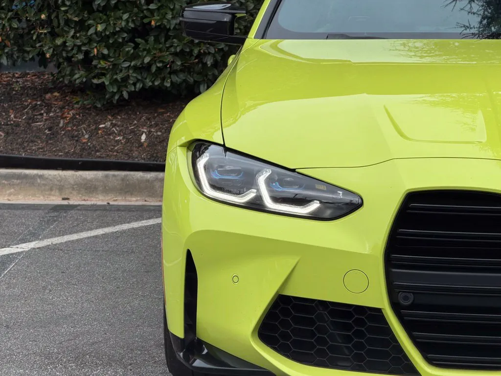 BMW M4 photo 4