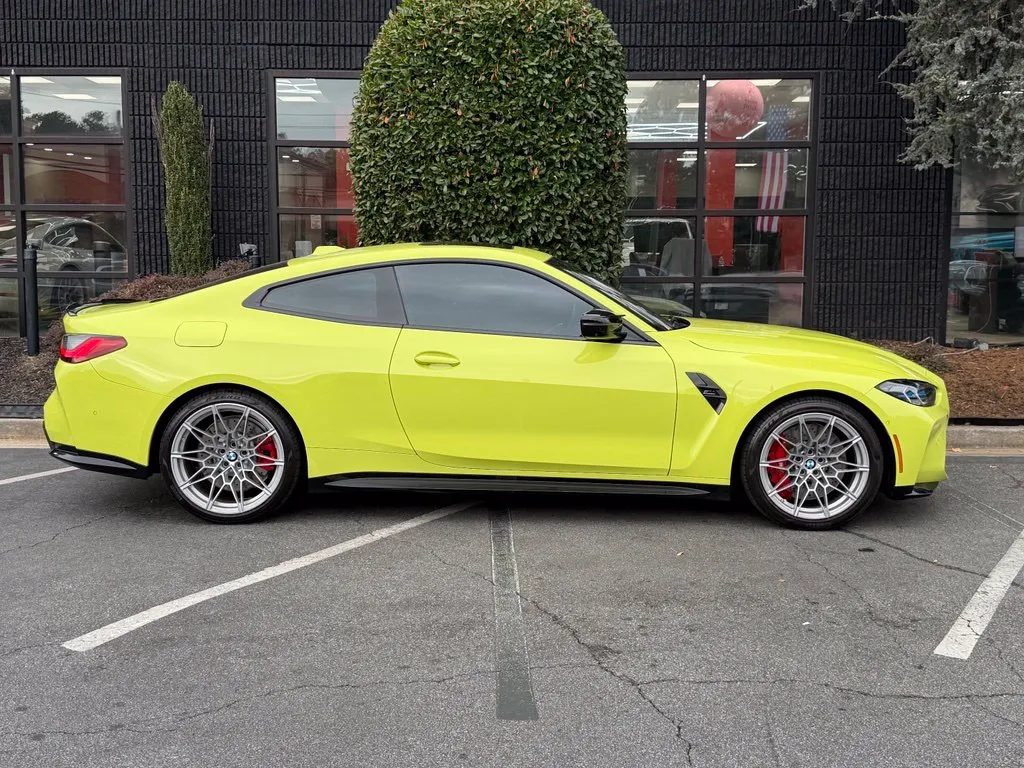 BMW M4 photo 21