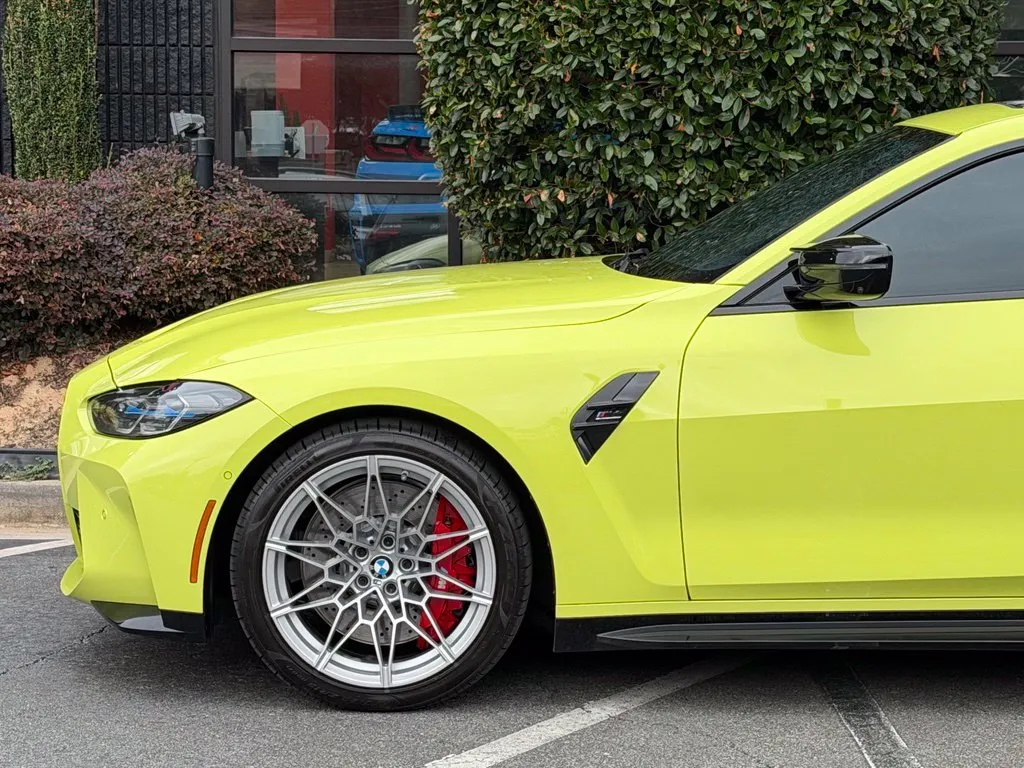 BMW M4 photo 10