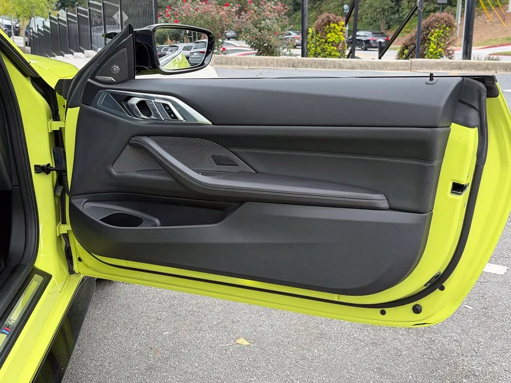 BMW M4 photo 36