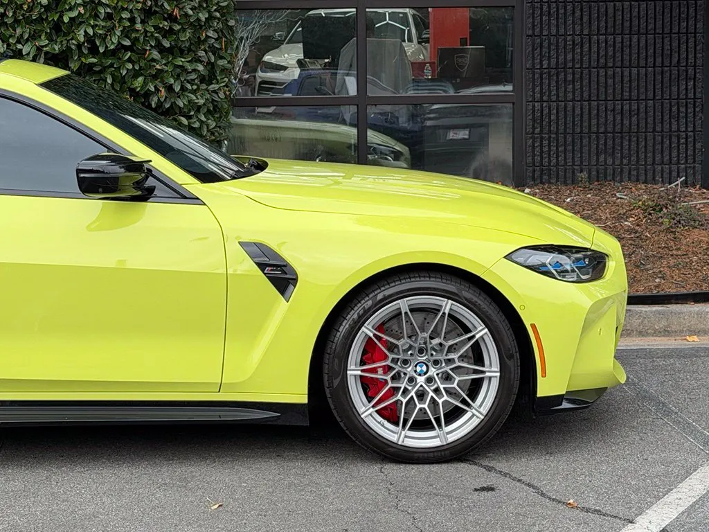 BMW M4 photo 23