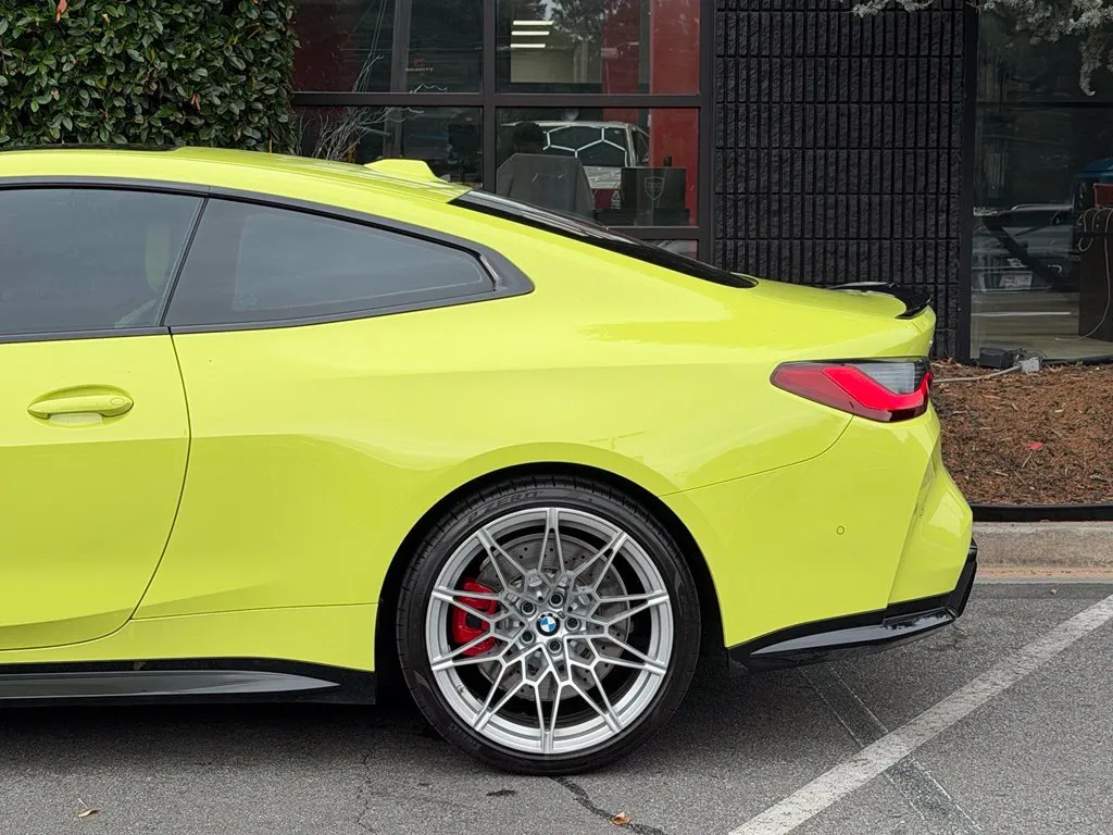 BMW M4 photo 11