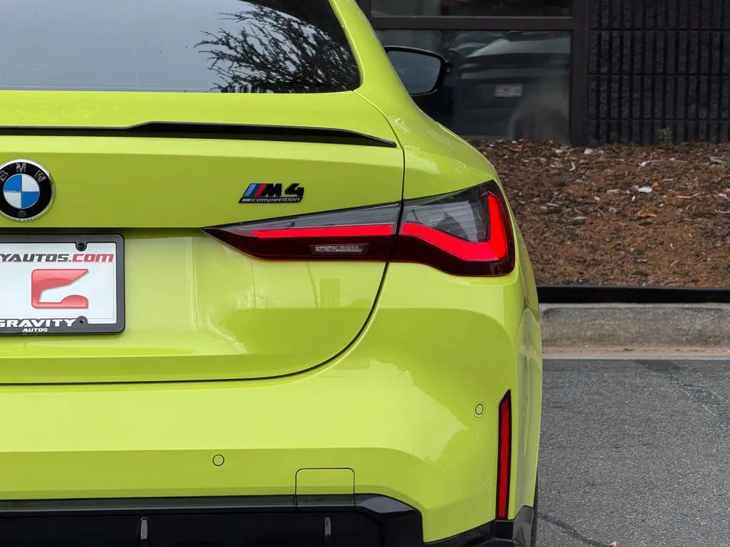 BMW M4 photo 16