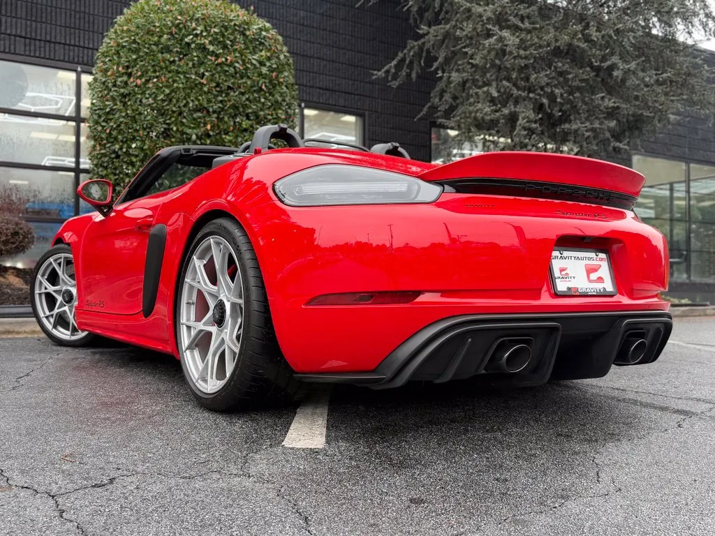 Porsche 718 Spyder photo 20