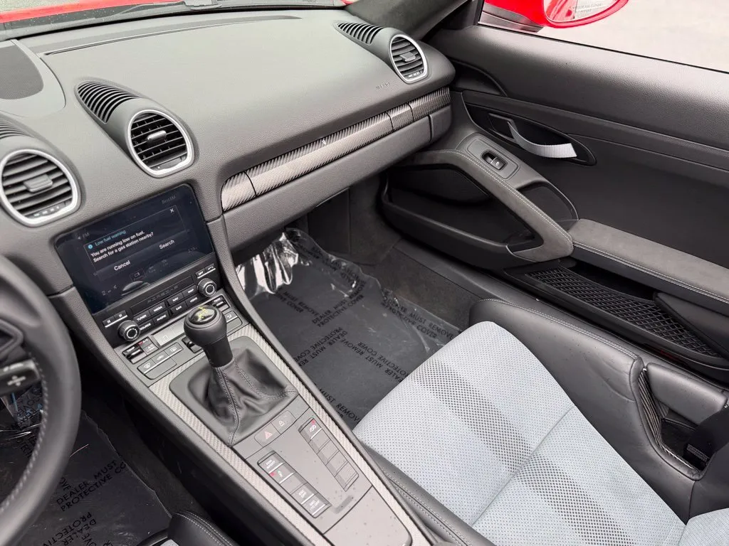 Porsche 718 Spyder photo 37