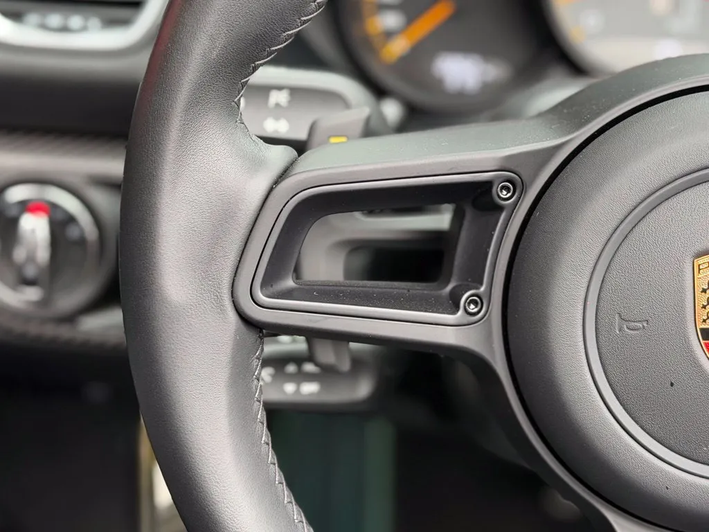 Porsche 718 Spyder photo 40