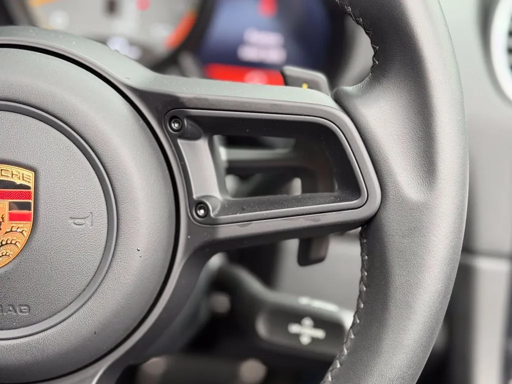 Porsche 718 Spyder photo 41
