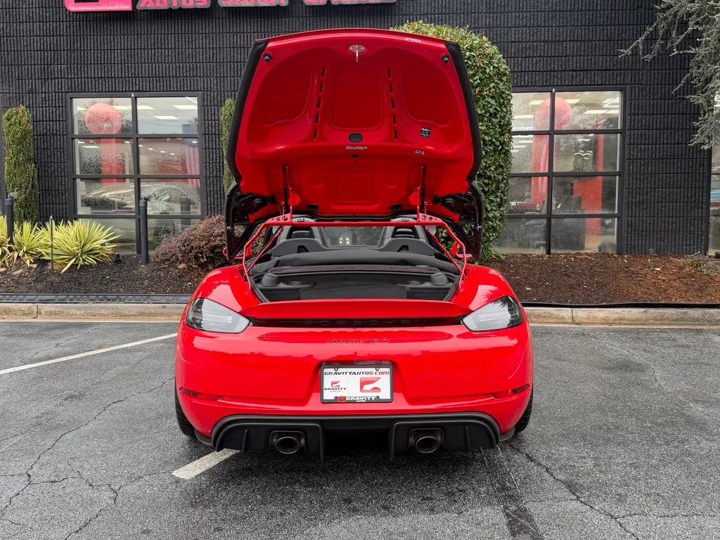Porsche 718 Spyder photo 17
