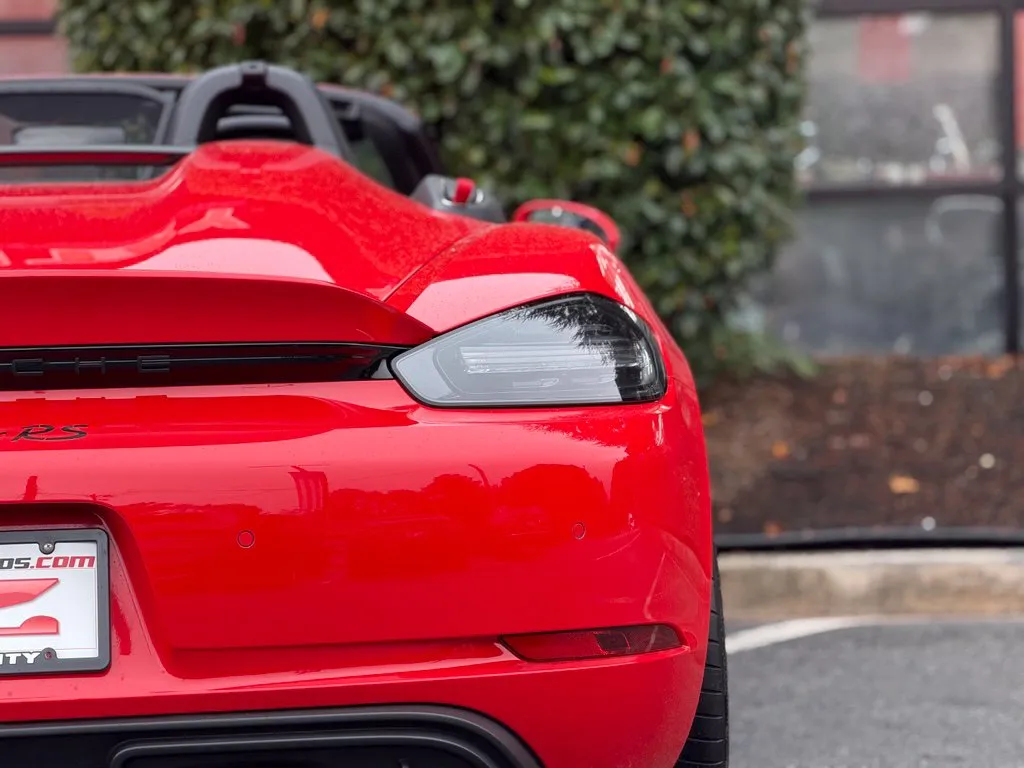 Porsche 718 Spyder photo 16