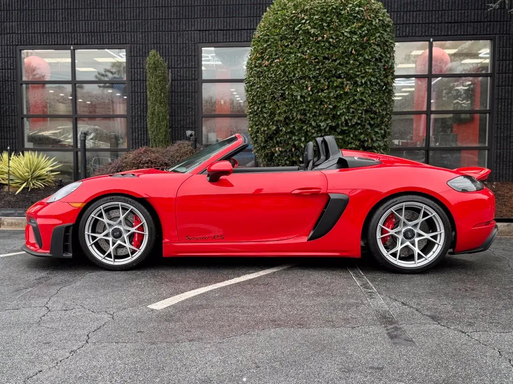 Porsche 718 Spyder photo 9