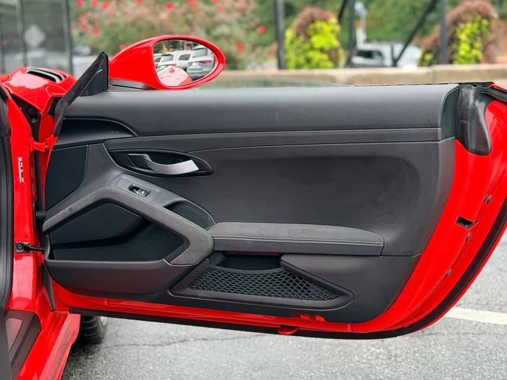 Porsche 718 Spyder photo 34
