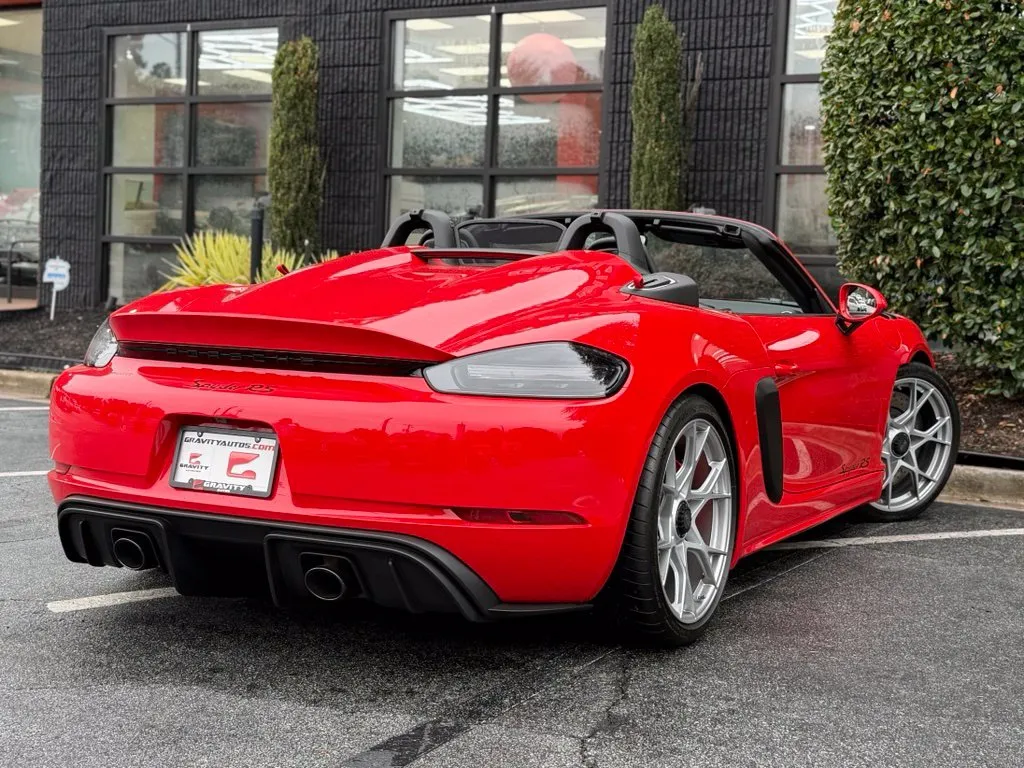 Porsche 718 Spyder photo 12