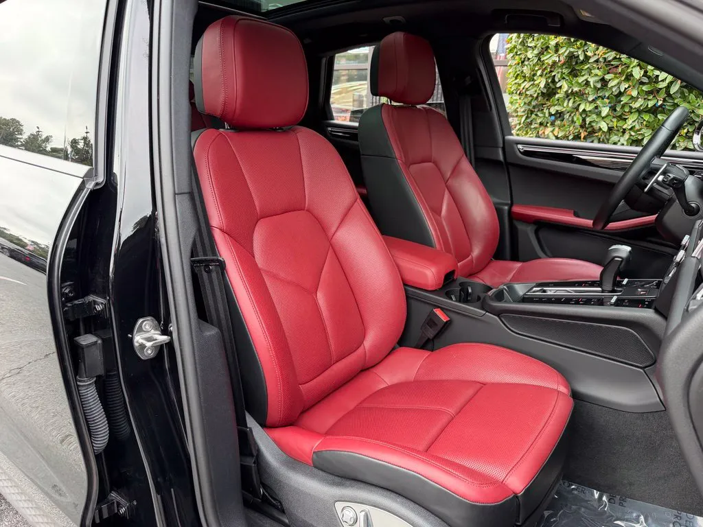 Porsche Macan photo 30