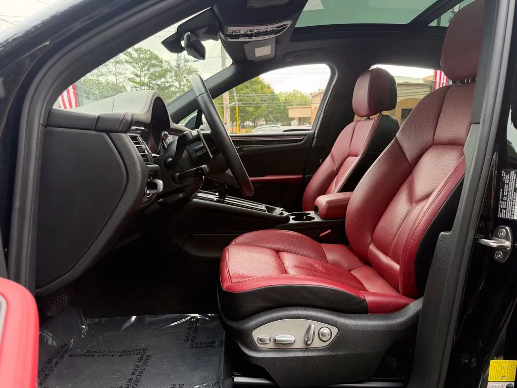 Porsche Macan photo 25
