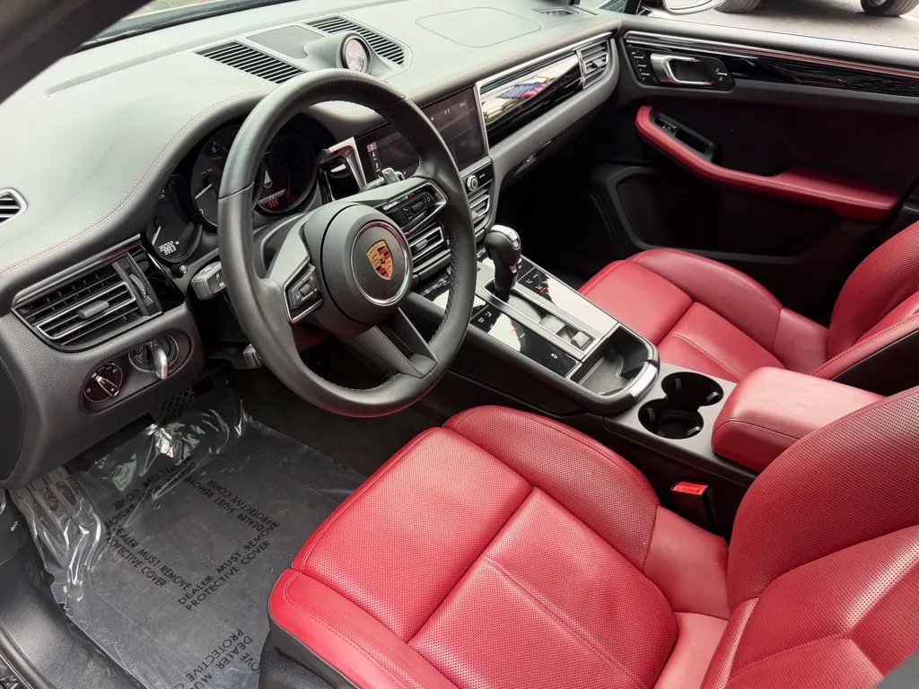 Porsche Macan photo 24
