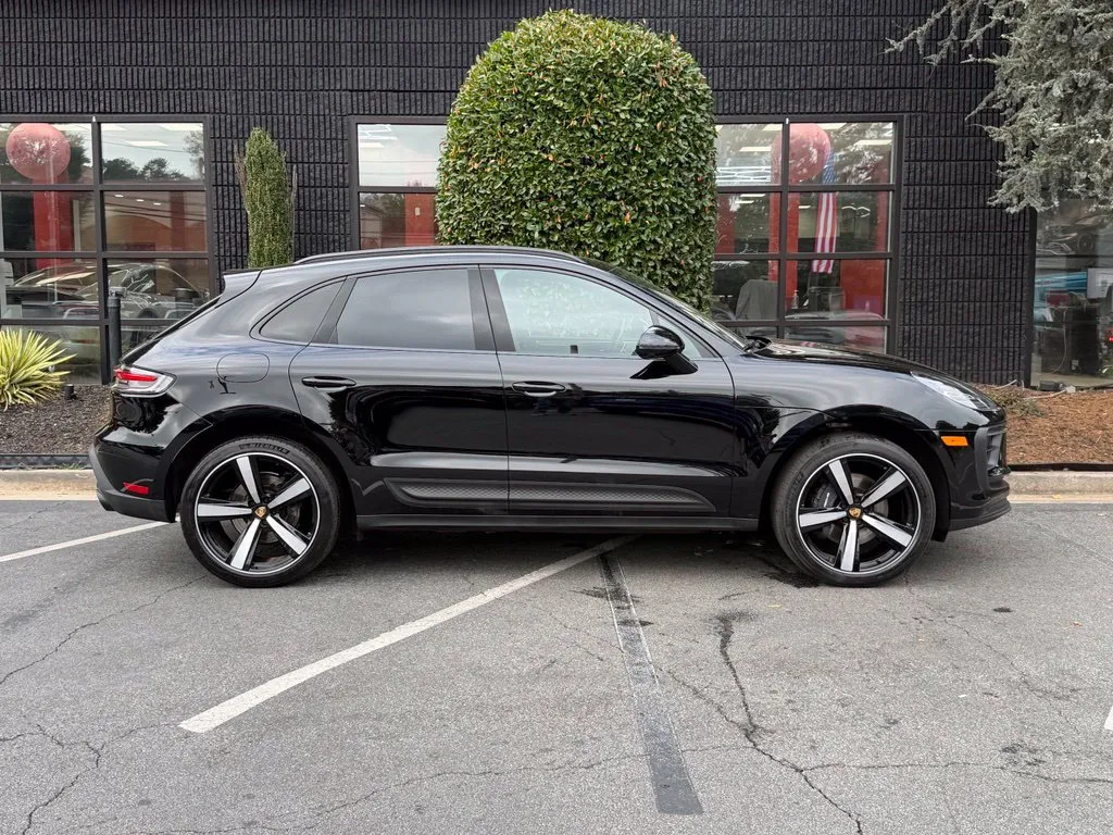 Porsche Macan photo 21