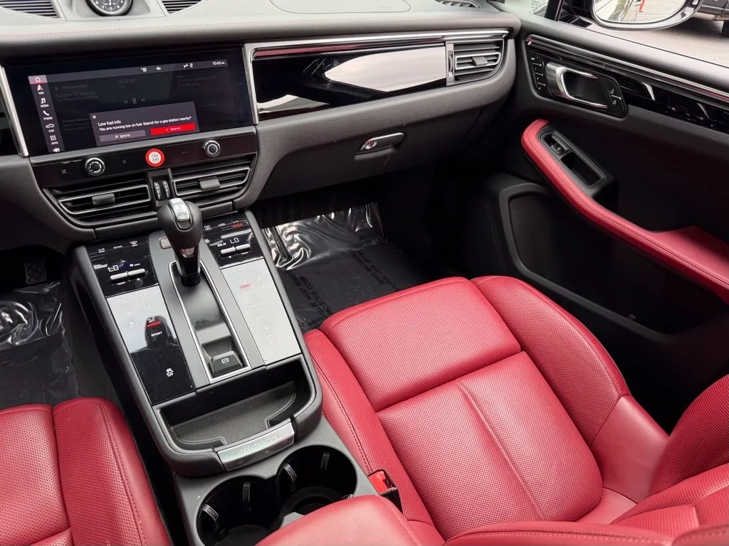 Porsche Macan photo 36