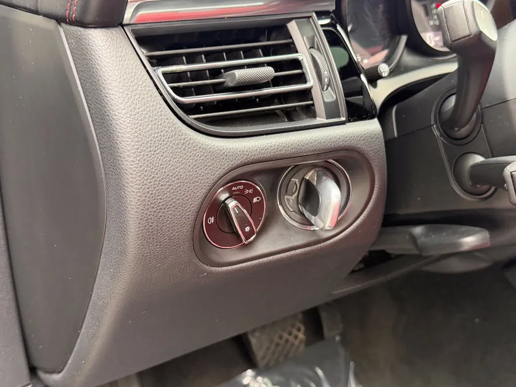Porsche Macan photo 28