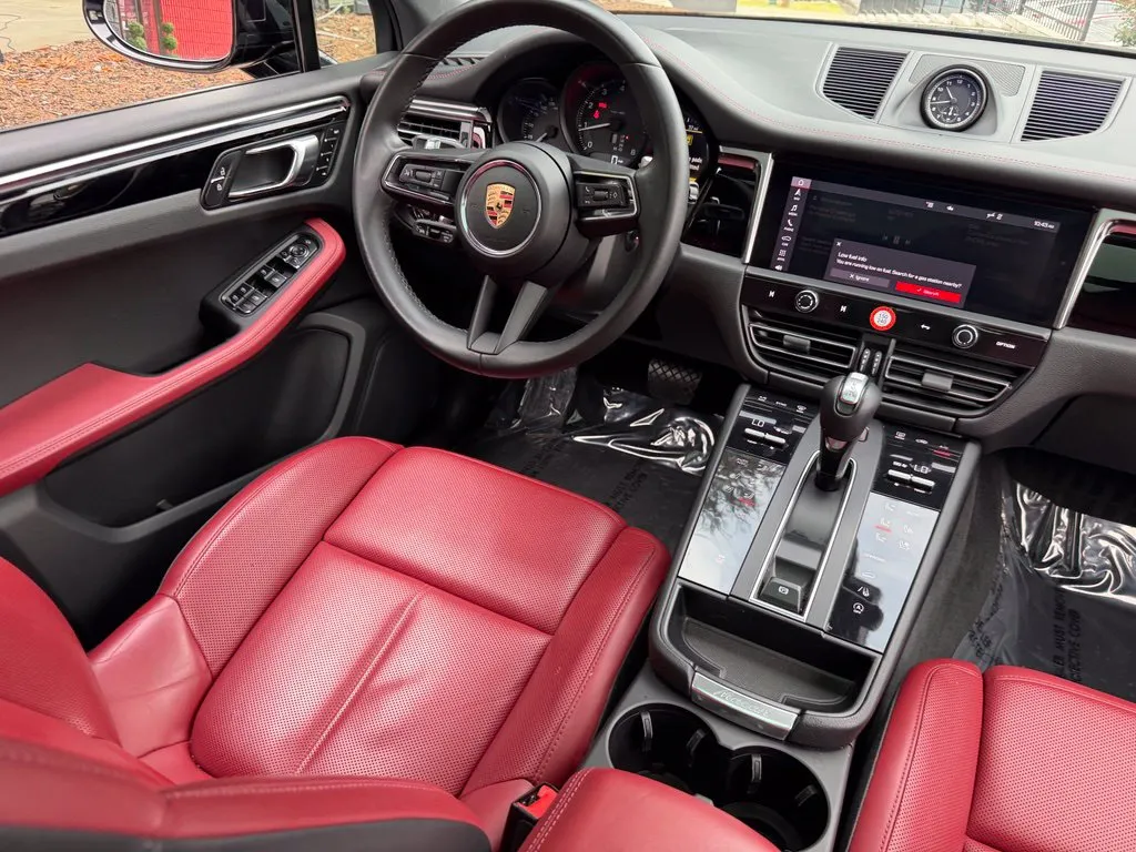 Porsche Macan photo 35