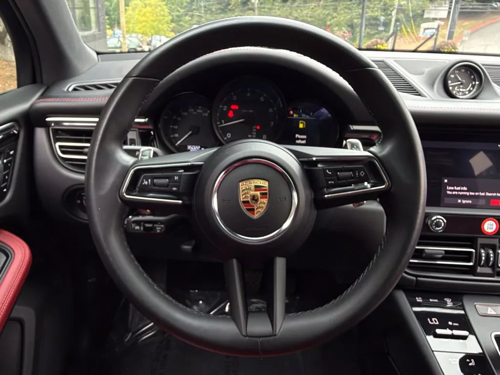 Porsche Macan photo 37