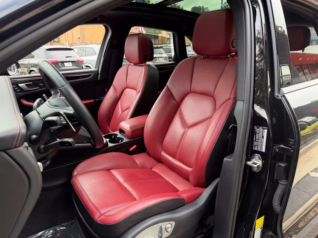 Porsche Macan photo 26