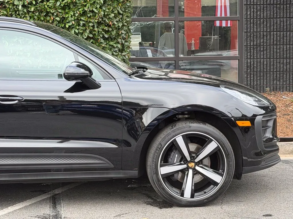 Porsche Macan photo 23