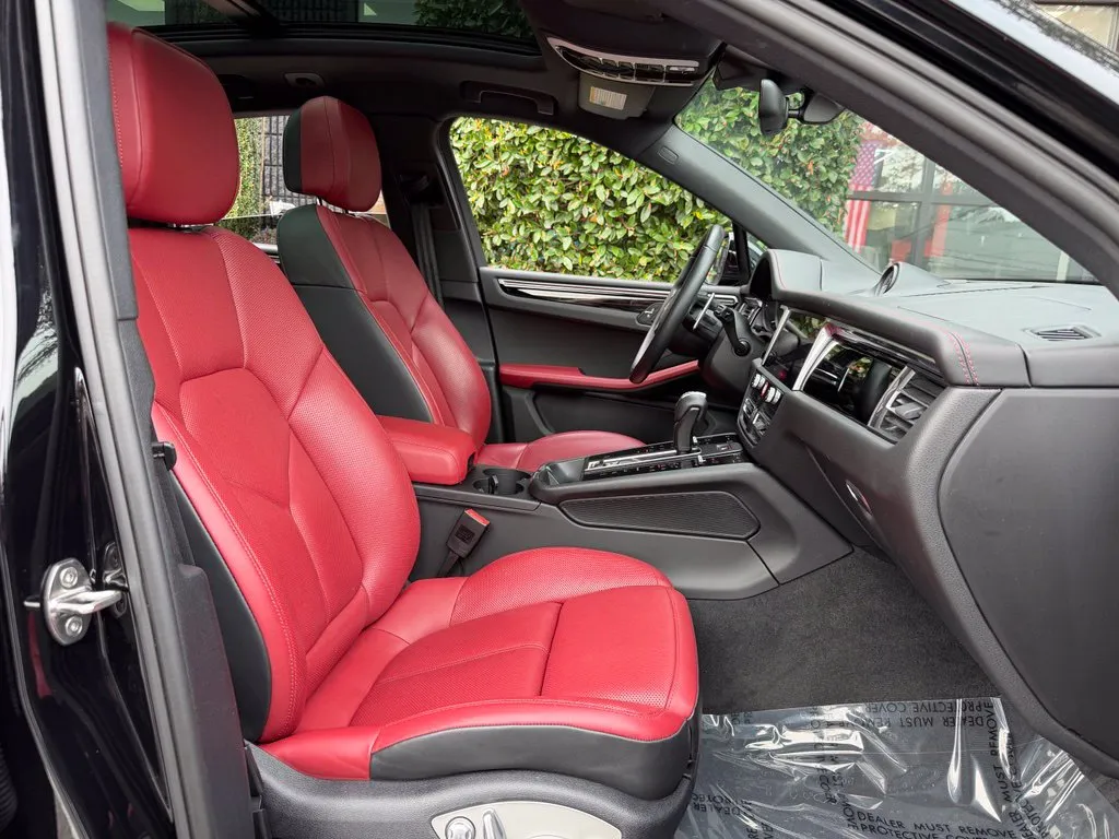 Porsche Macan photo 29