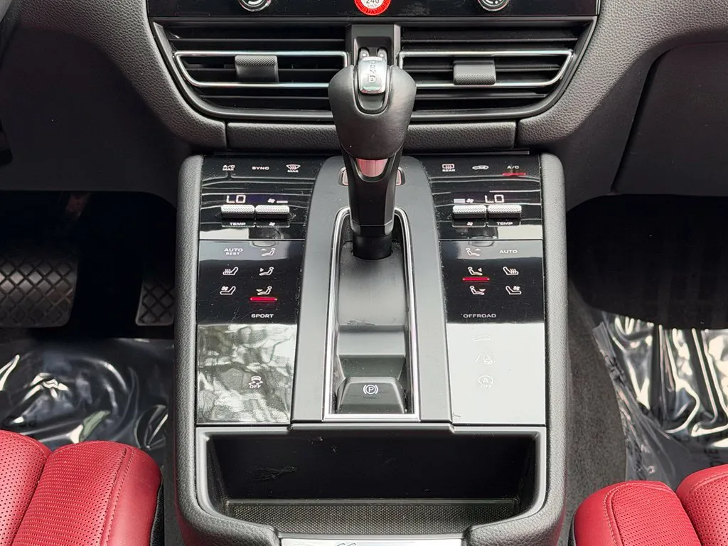 Porsche Macan photo 42