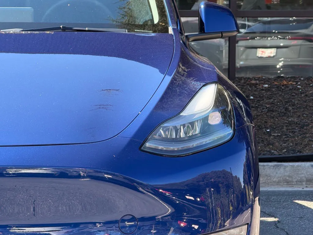 Tesla Model Y photo 5