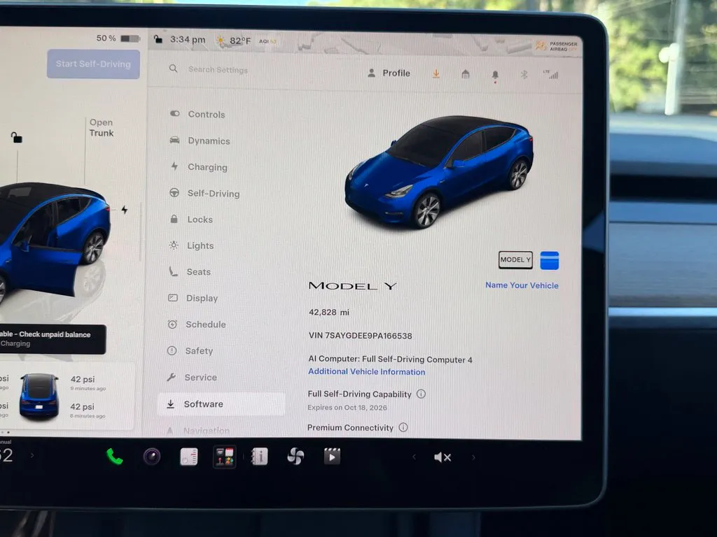 Tesla Model Y photo 50