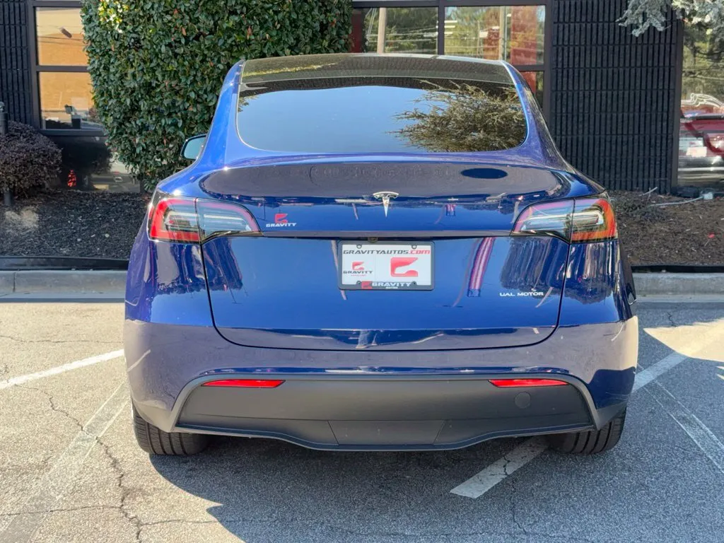Tesla Model Y photo 15
