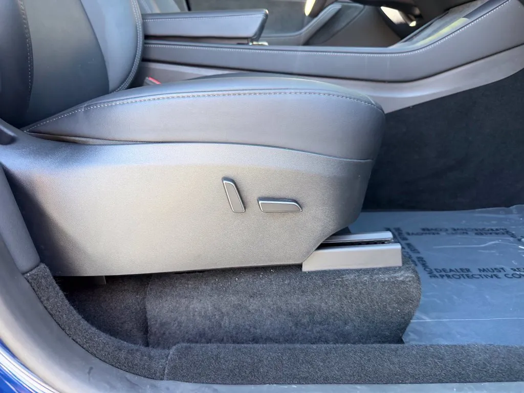 Tesla Model Y photo 33