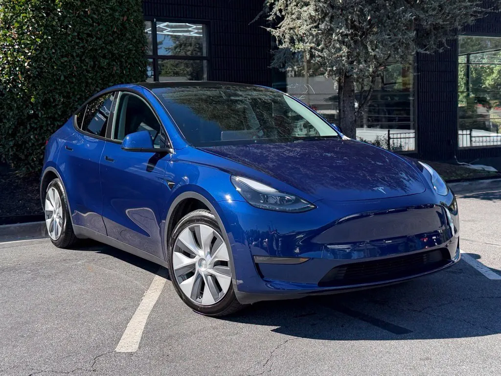 Tesla Model Y photo 7