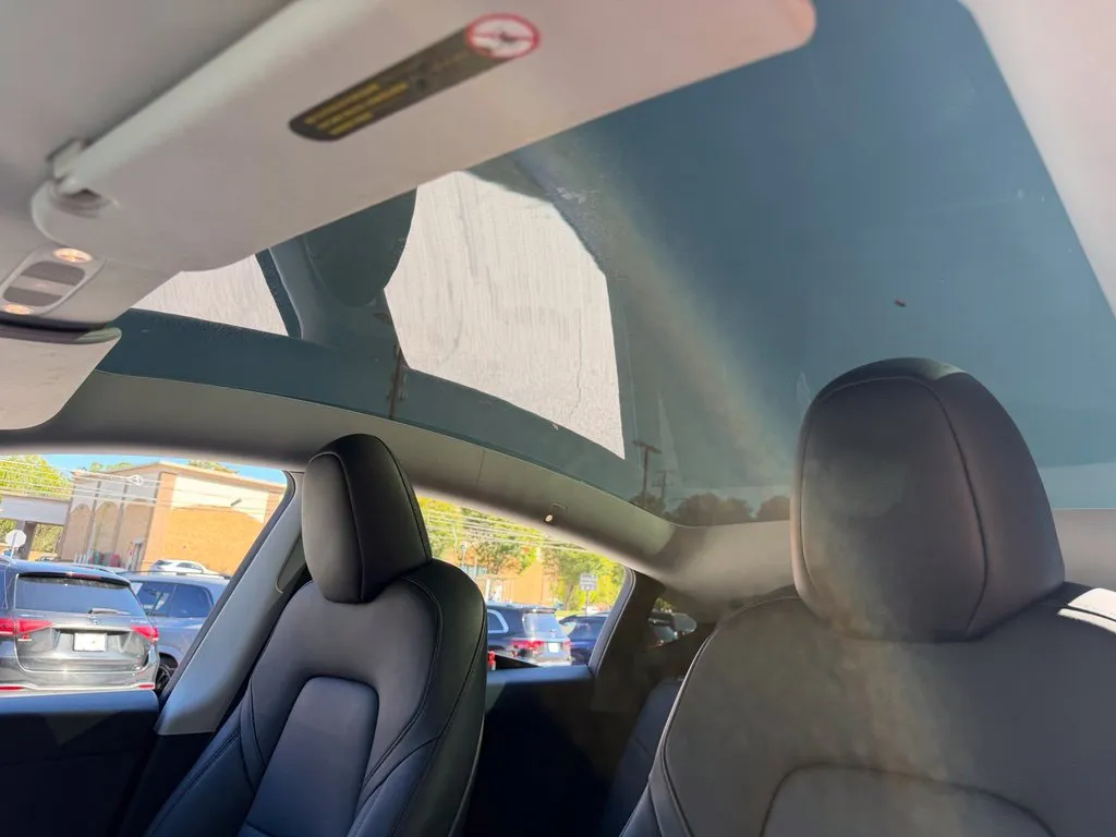 Tesla Model Y photo 48