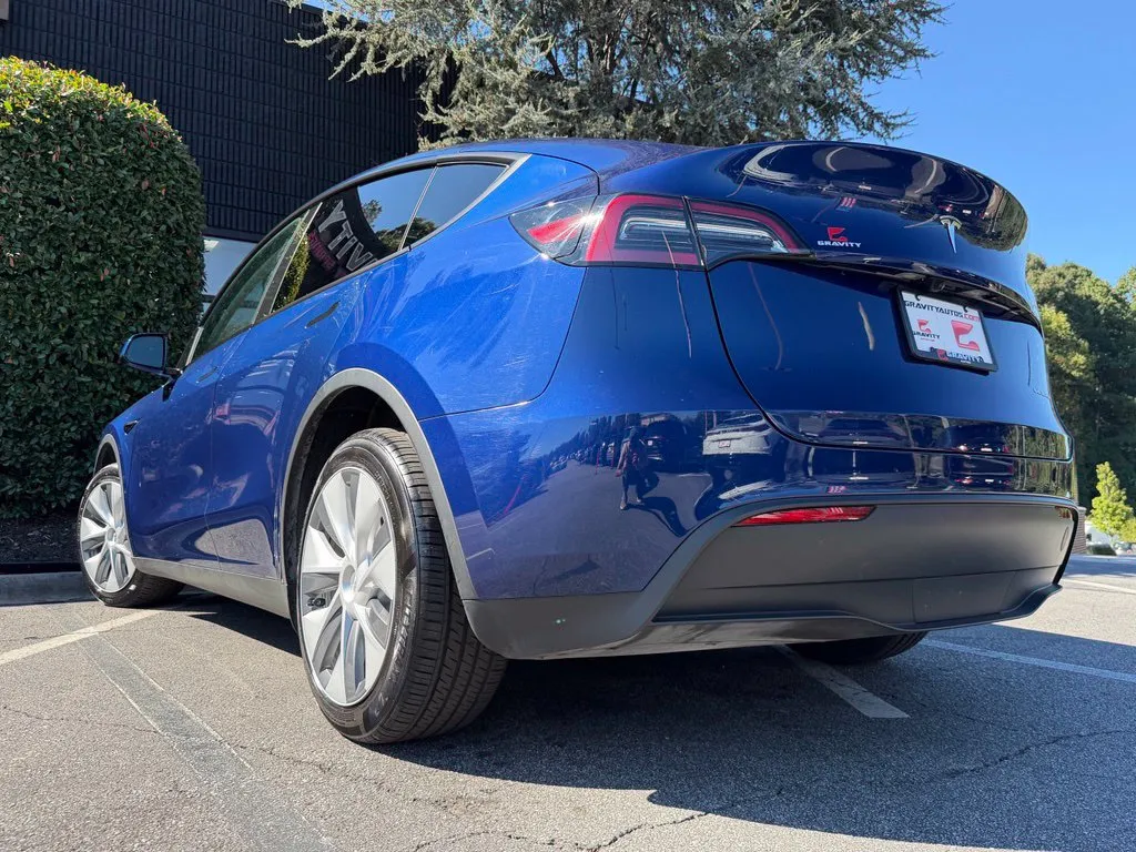Tesla Model Y photo 21