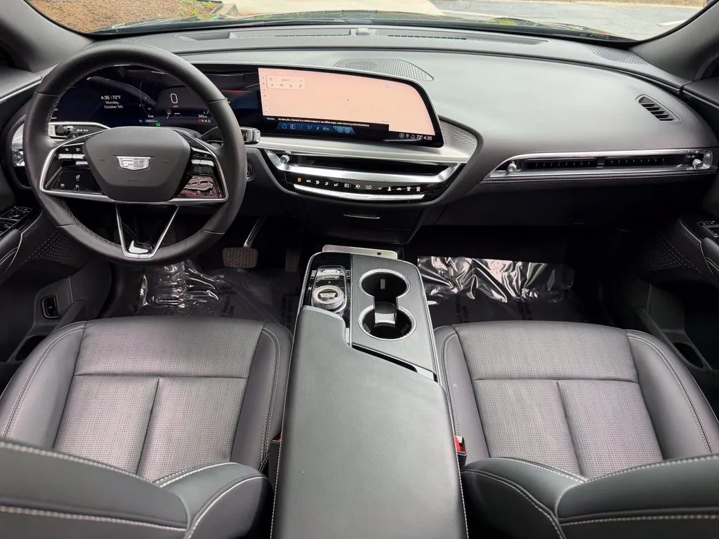 Cadillac Lyriq photo 39
