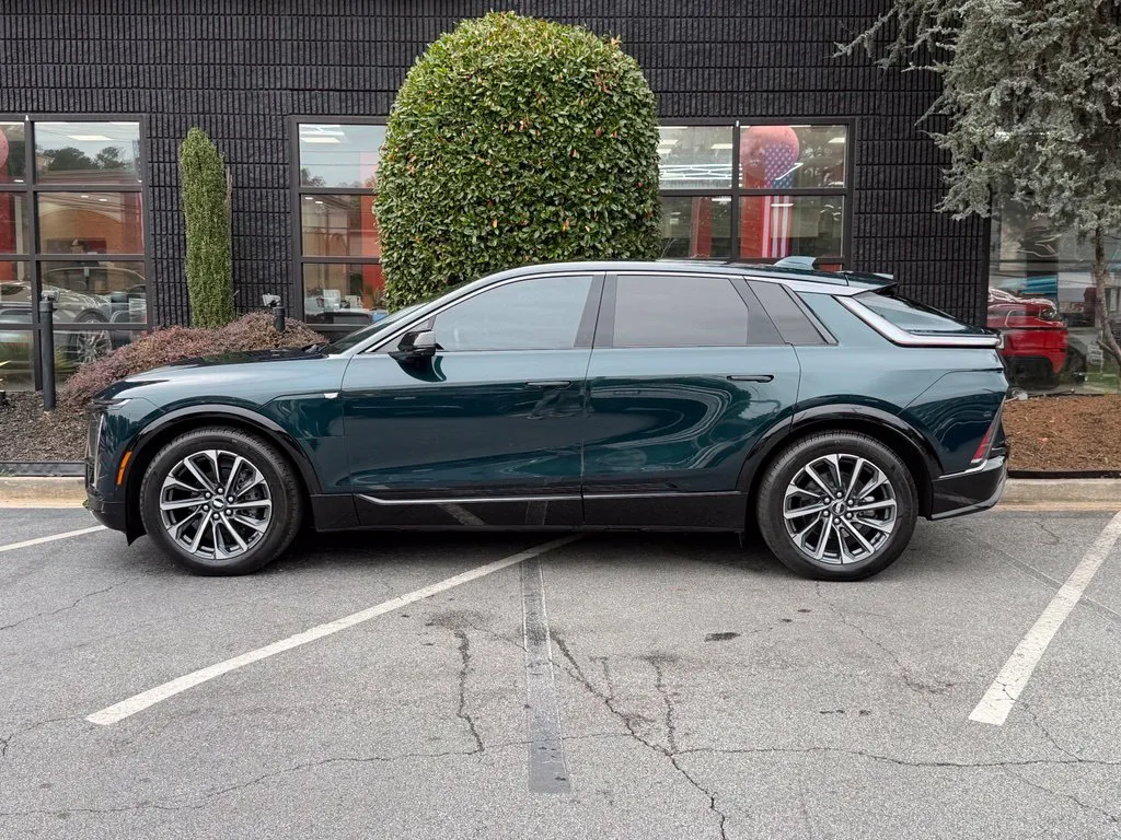 Cadillac Lyriq photo 9