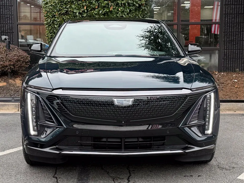 Cadillac Lyriq photo 3