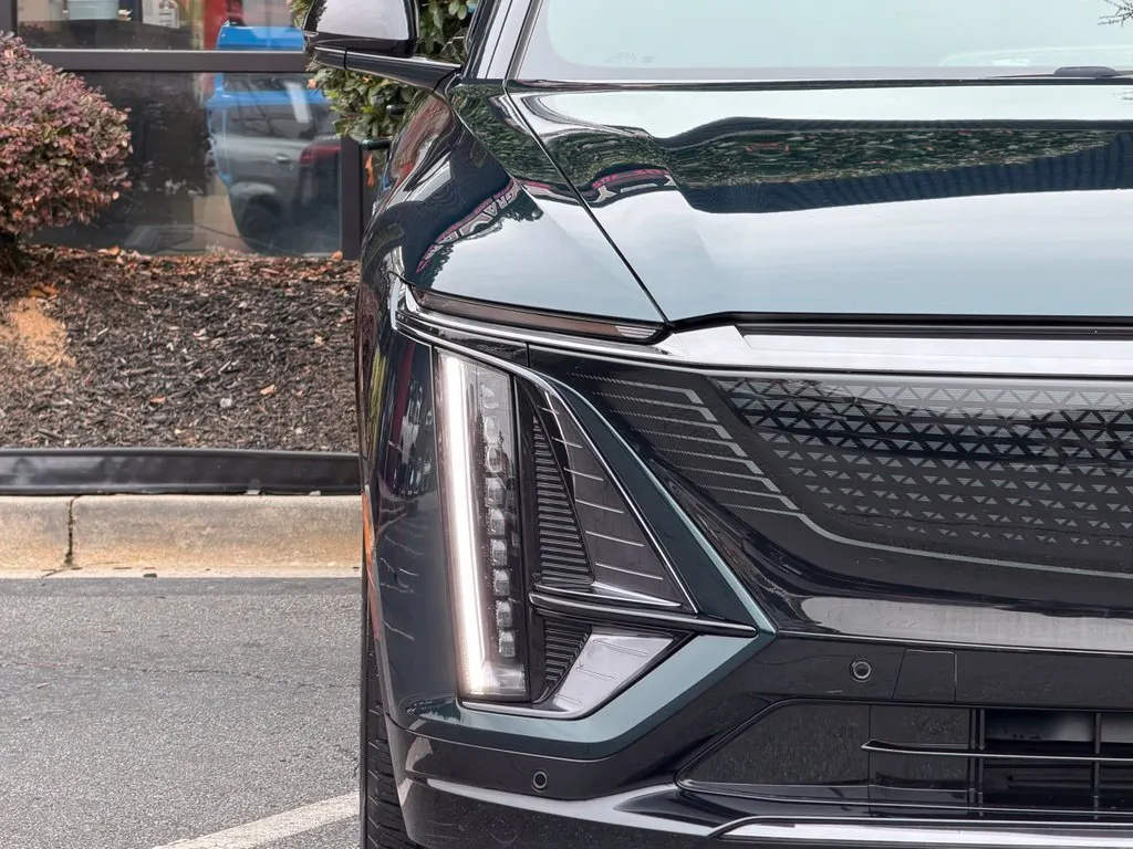 Cadillac Lyriq photo 4