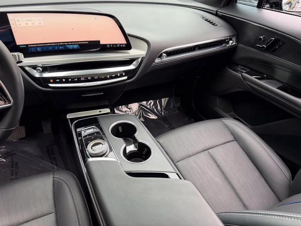 Cadillac Lyriq photo 41
