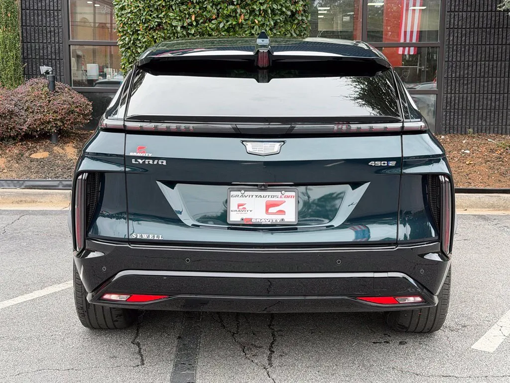 Cadillac Lyriq photo 14