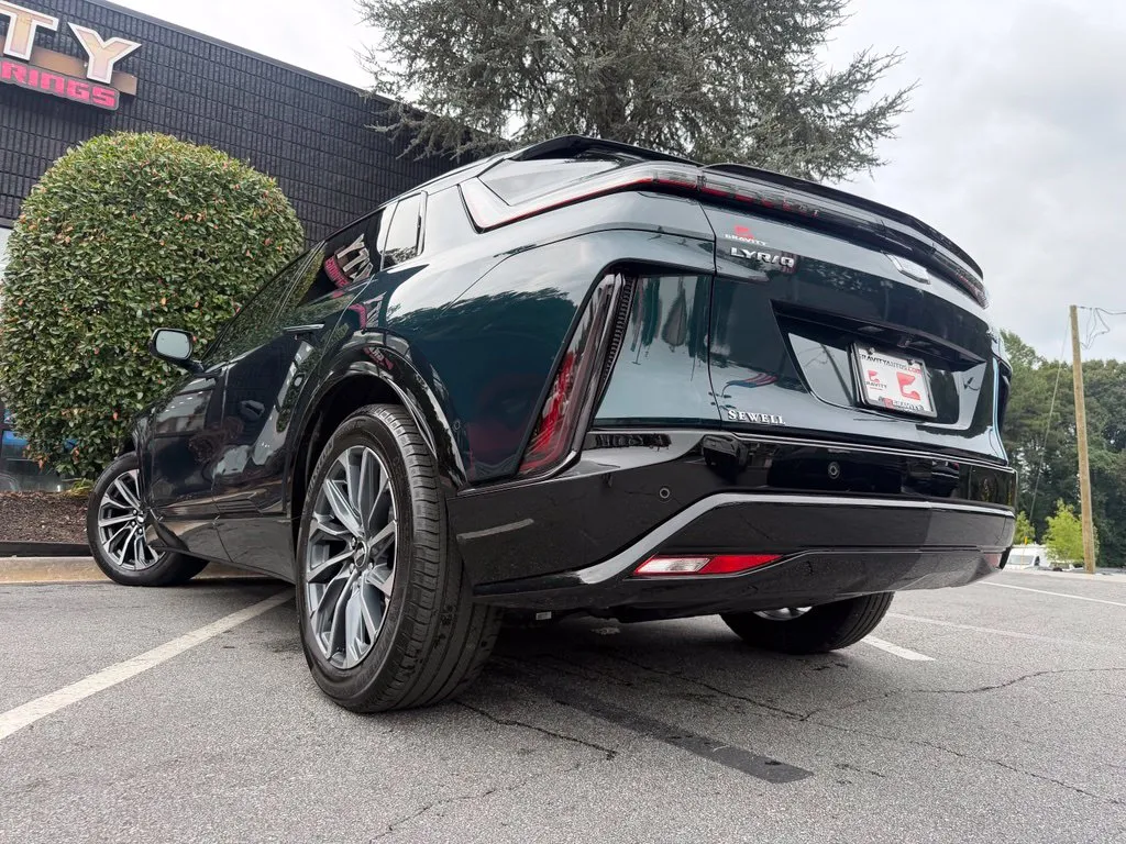 Cadillac Lyriq photo 20