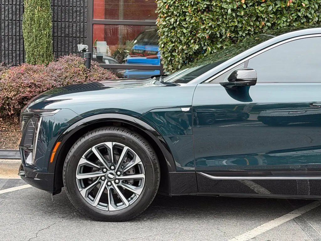 Cadillac Lyriq photo 10