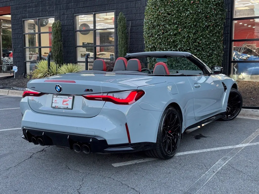 BMW M4 photo 12
