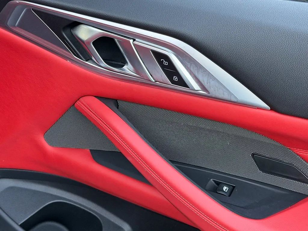 BMW M4 photo 36