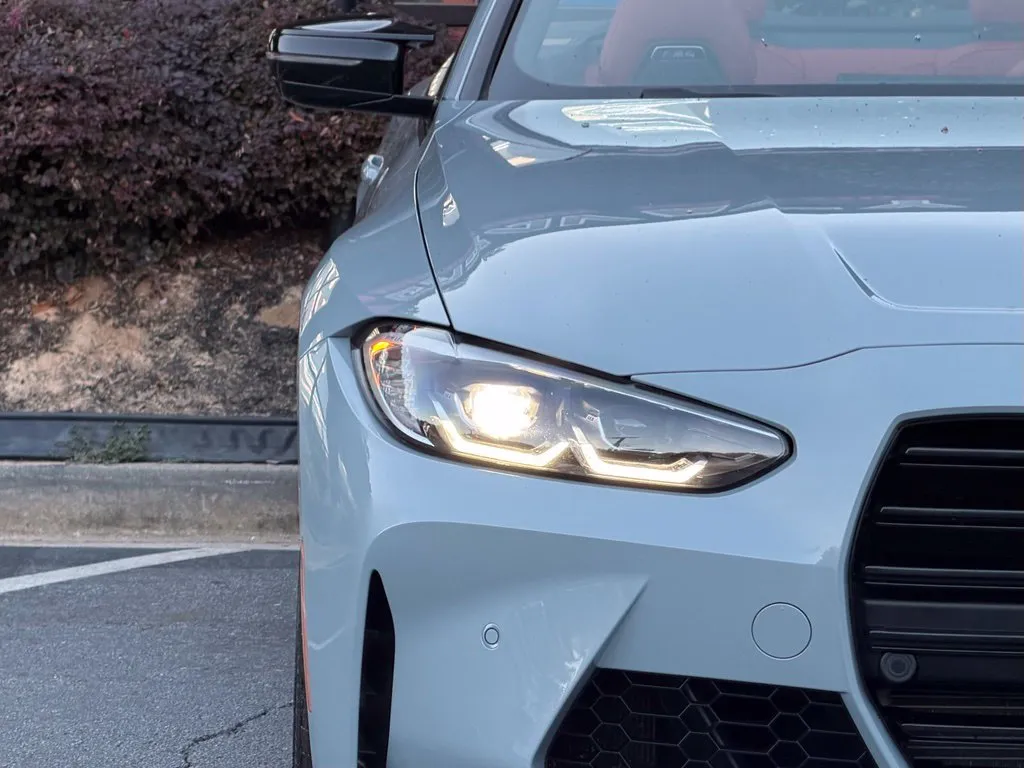 BMW M4 photo 4