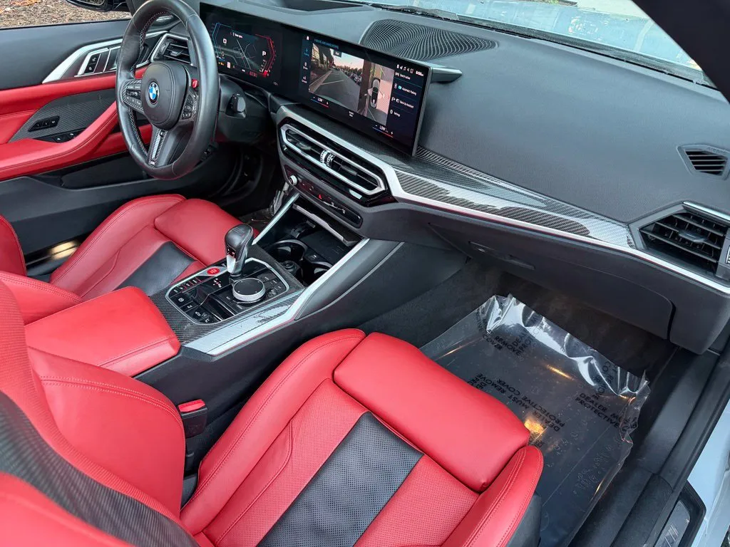 BMW M4 photo 32