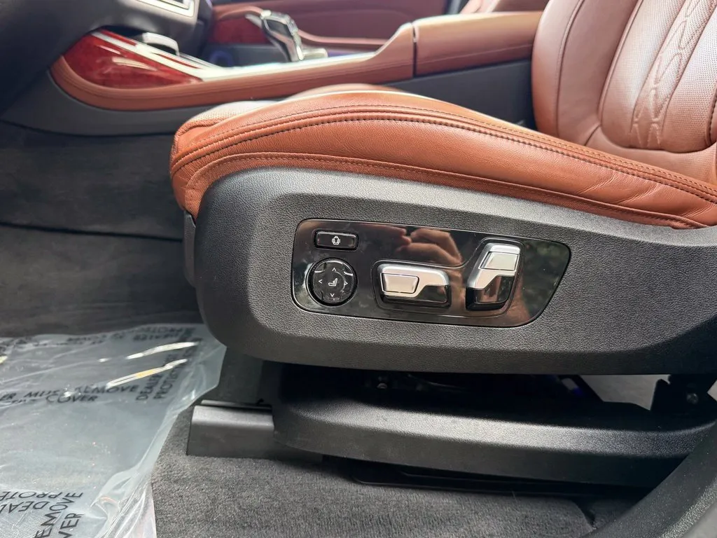 BMW X7 photo 27