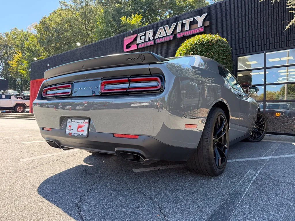 Dodge Challenger photo 13