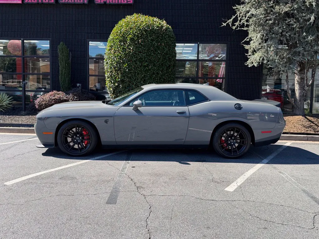 Dodge Challenger photo 9